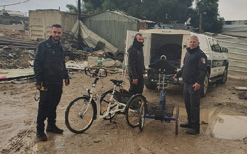 המשטרה איתרה אופניים ששימשו בעלי מוגבלויות ונגנבו מהקריה החינוכית בתל שבע