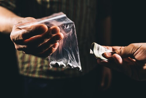 סחר ב 100 גרם קוקאין לסוכן משטרתי - העליון מורה לבחון שחרור לחלופה בפיקוח אלקטרוני
