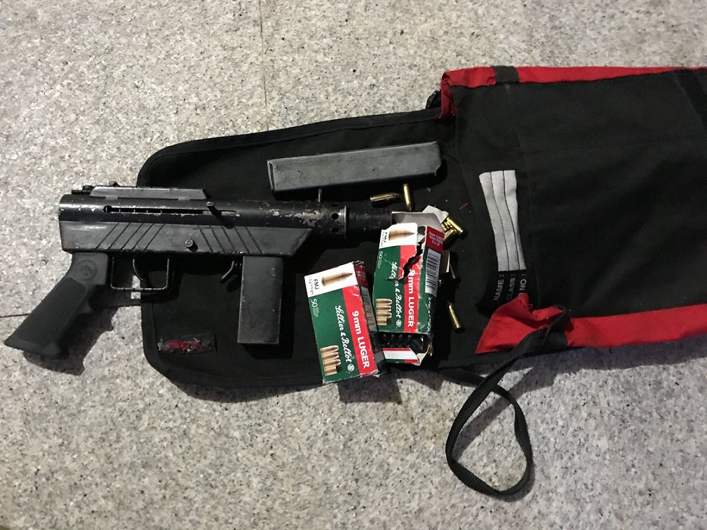 נשק מאולתר נתפס בביתו של שוטר במשטרה הפלסטינאית