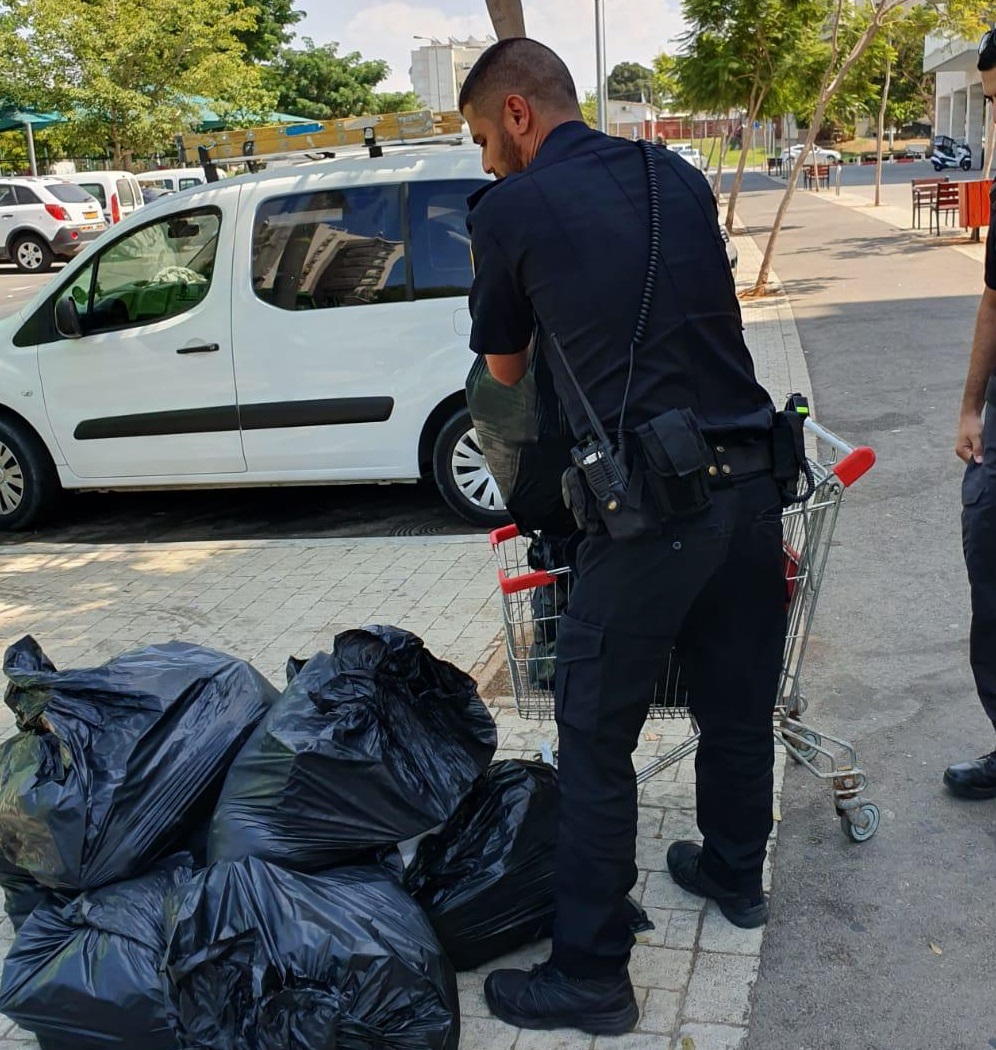 המשטרה תפסה והשמידה בשר שאינו ראוי למאכל אדם בעיר תל אביב