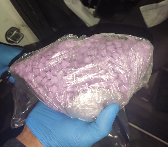 1000 כדורי אקסטזי וקוקאין: המשטרה עצרה באור יהודה שני חשודים בסחר בסמים