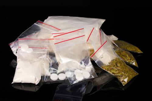 הקטין התפרנס מסחר בסמים לאורך תק' של 8 חודשים